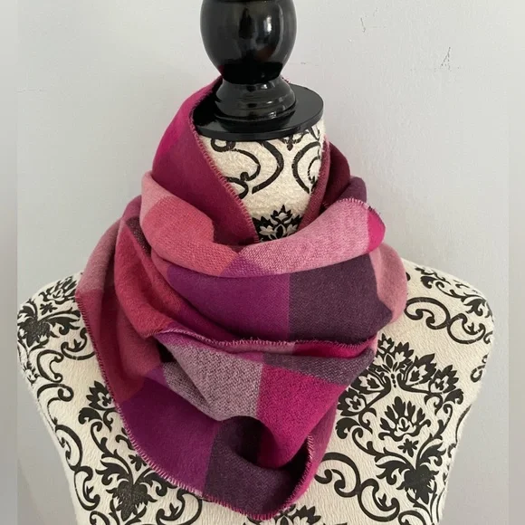 V.Fraas Cashmink fringed scarf. Pink and purple. Made in Germany - Picture 2 of 4